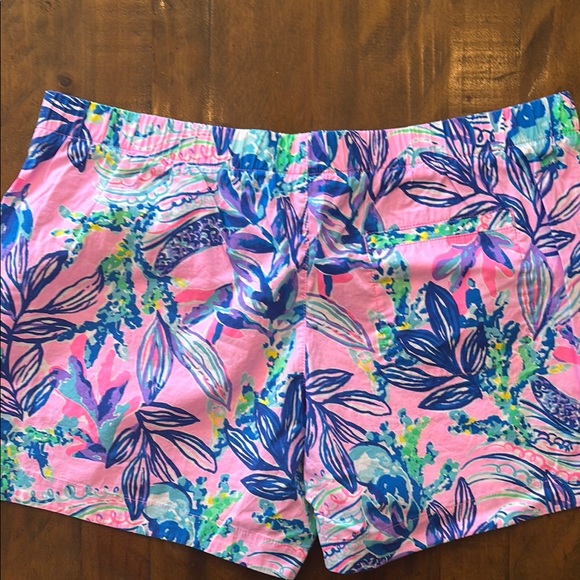 Lilly Pulitzer Ocean View shorts size medium nwt - Picture 5 of 6